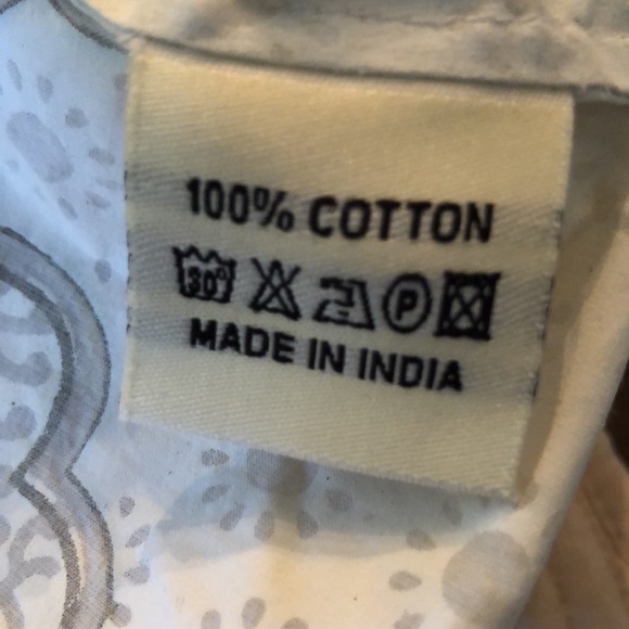 Irving & Fine Crisp India cotton u-neckline, side split hem tunic print blouse - Picture 7 of 8